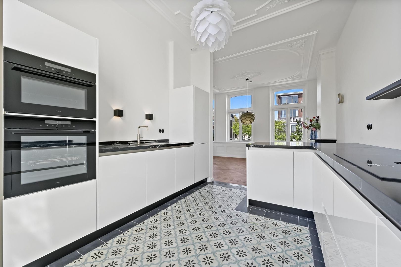 Paramaribostraat 9