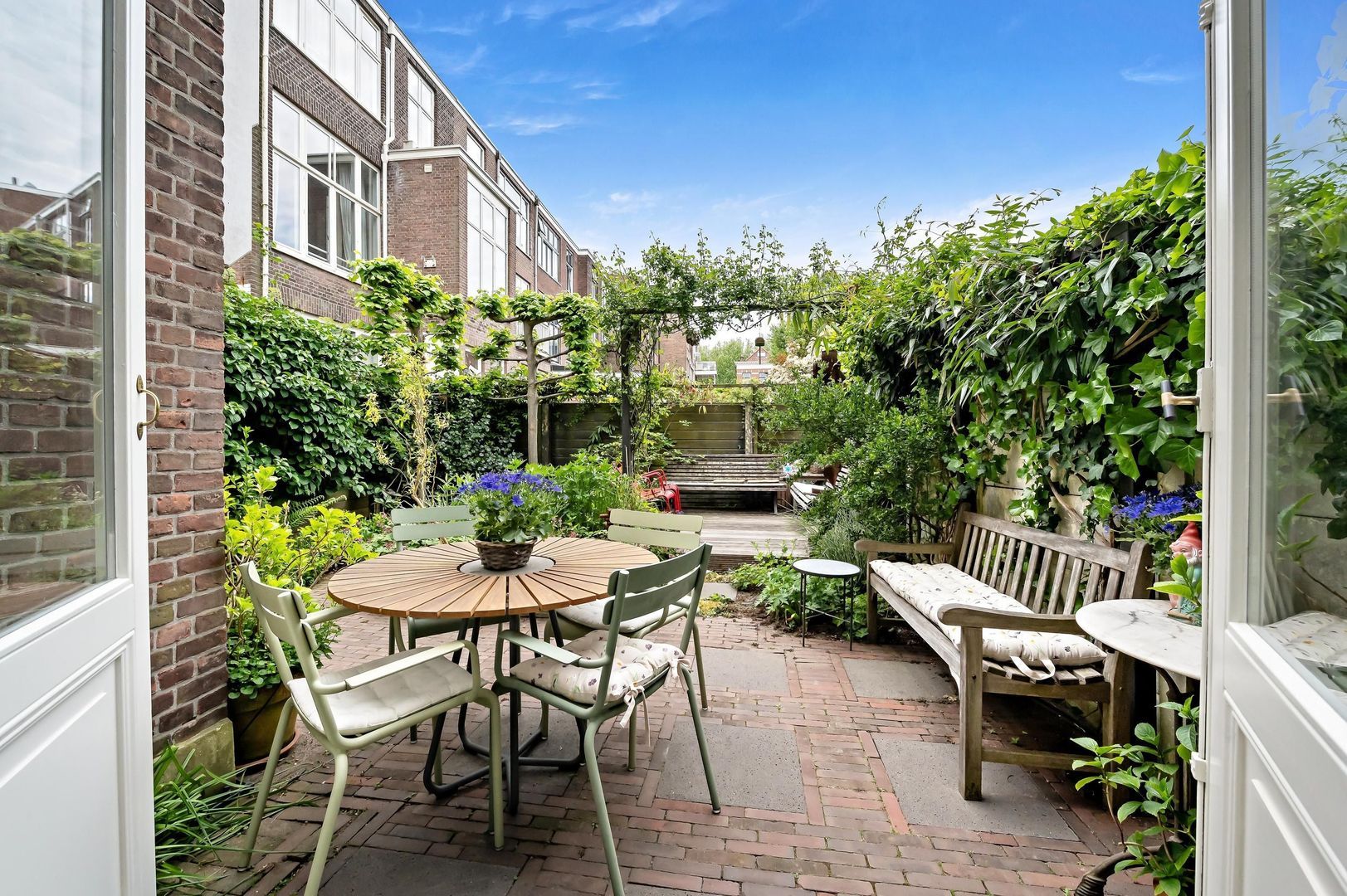Nassau Ouwerkerkstraat 2