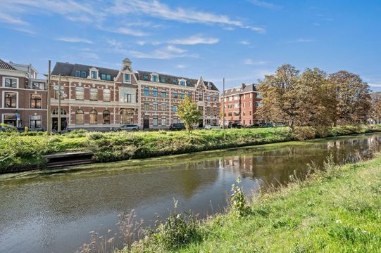 Koninginnegracht 94 A blur