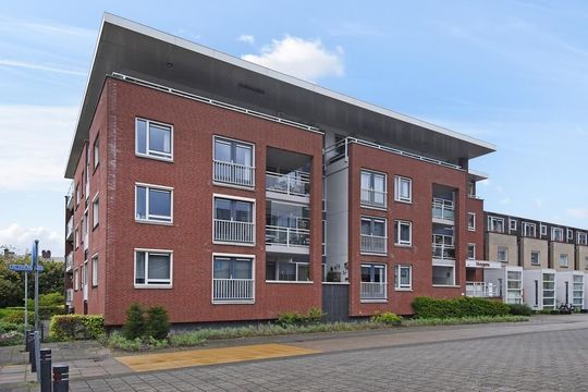 private-rentals for rent on Jhr. Carel Sternplein 27