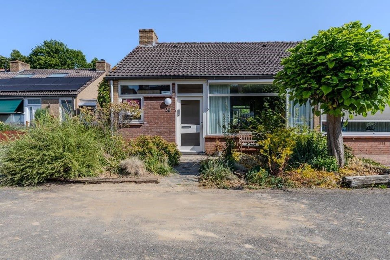 Zuster Paladiaplantsoen 26, Meerssen foto-3
