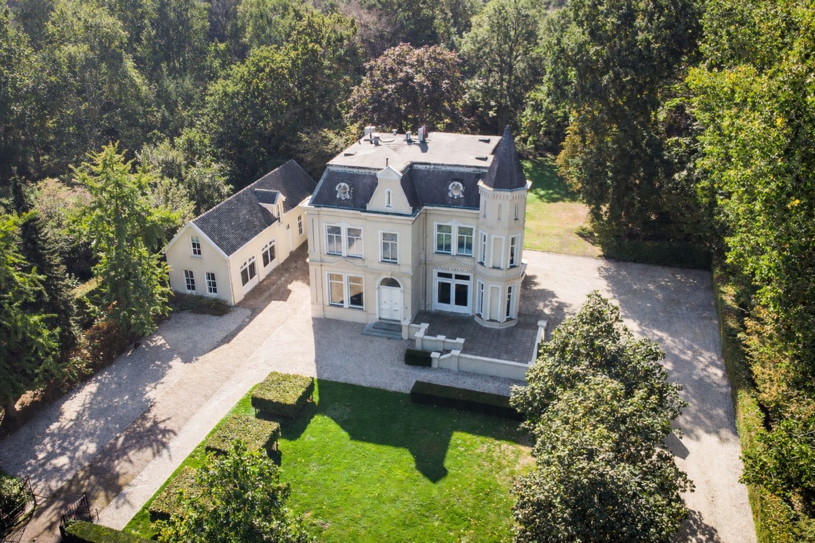 Koningshoeven 63, Tilburg foto-0