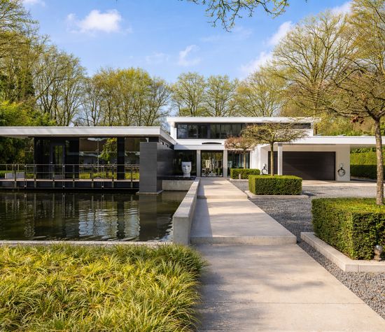 Larikslaan 5, Son en Breugel