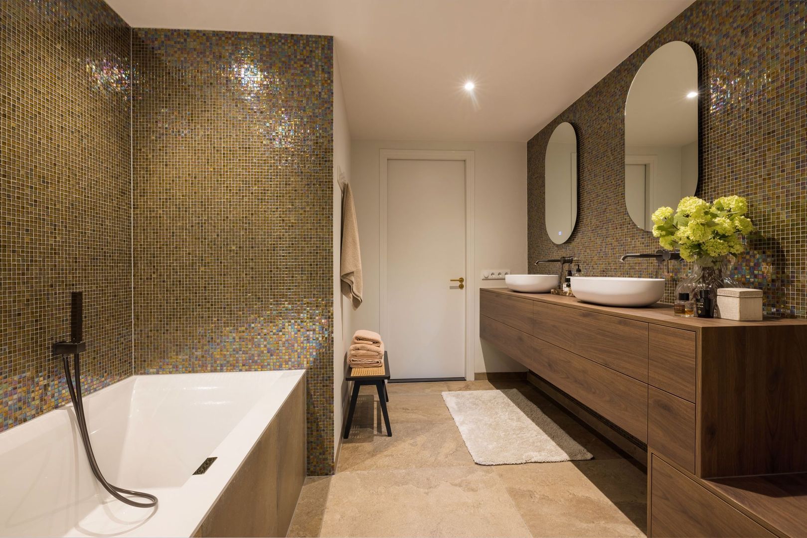 Irislaan 6, Leende foto-22