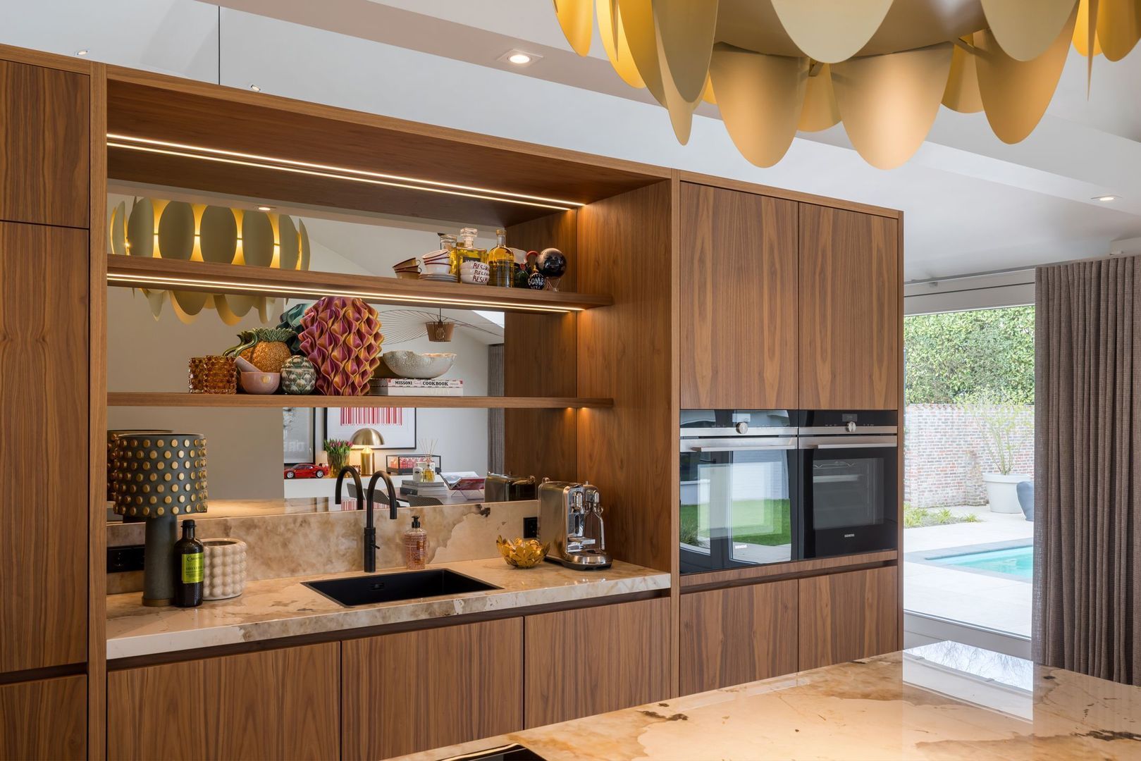 Irislaan 6, Leende foto-12