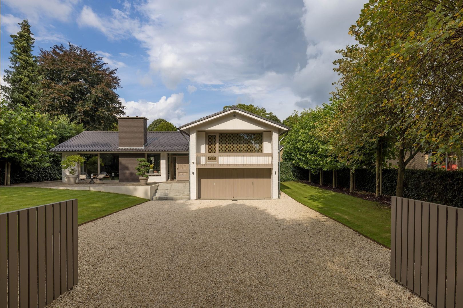 Irislaan 6, Leende foto-0