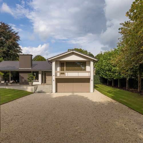 Irislaan 6, Leende foto-1