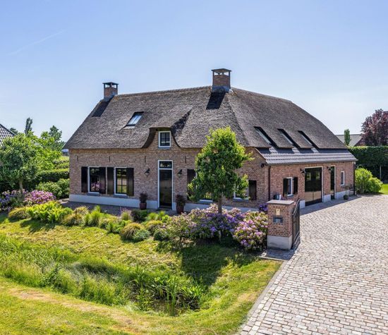 Parallelweg 15, Best