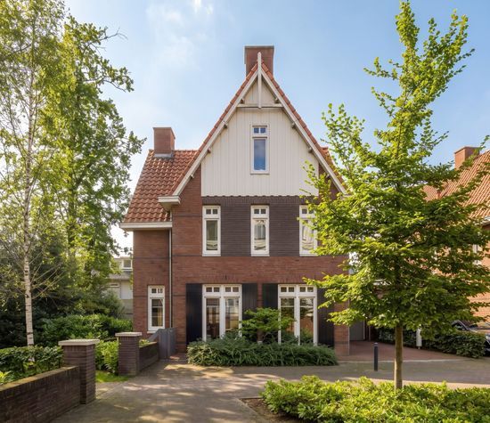 De Weefstoel 32, Waalre