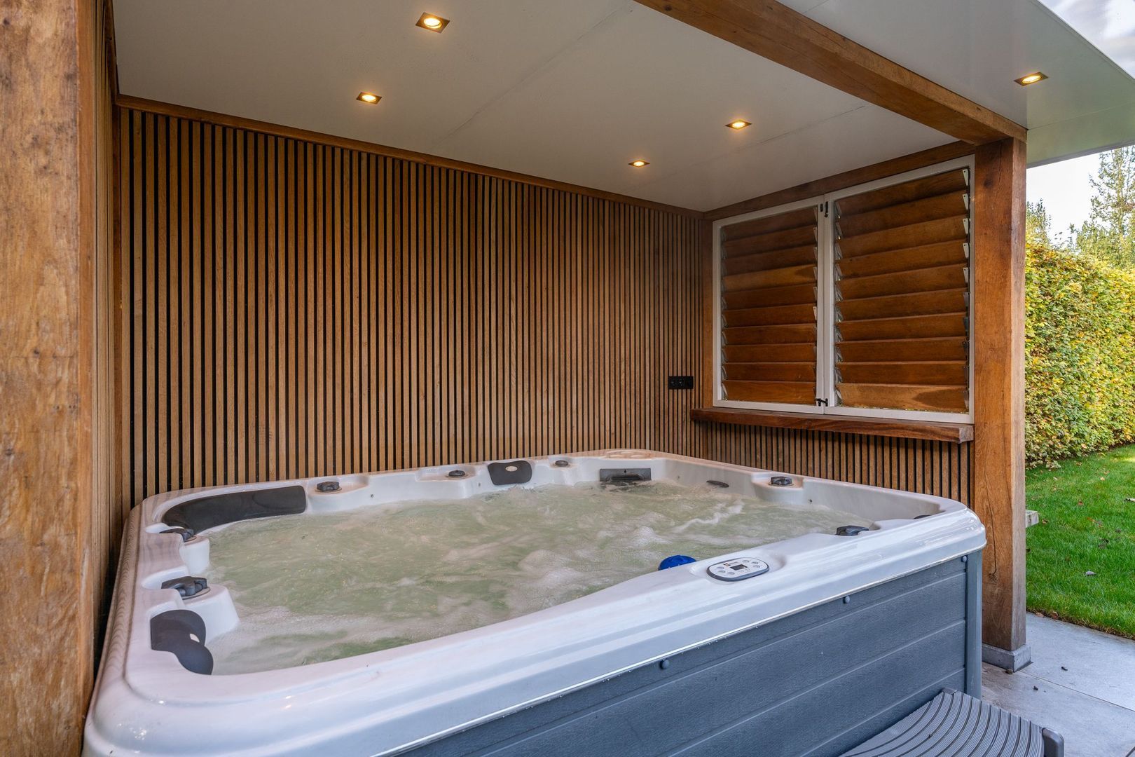 Malpad 1, Oss foto-40