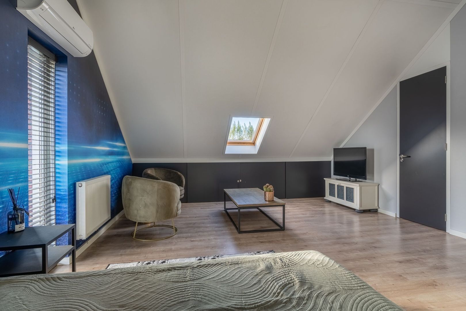 Malpad 1, Oss foto-31