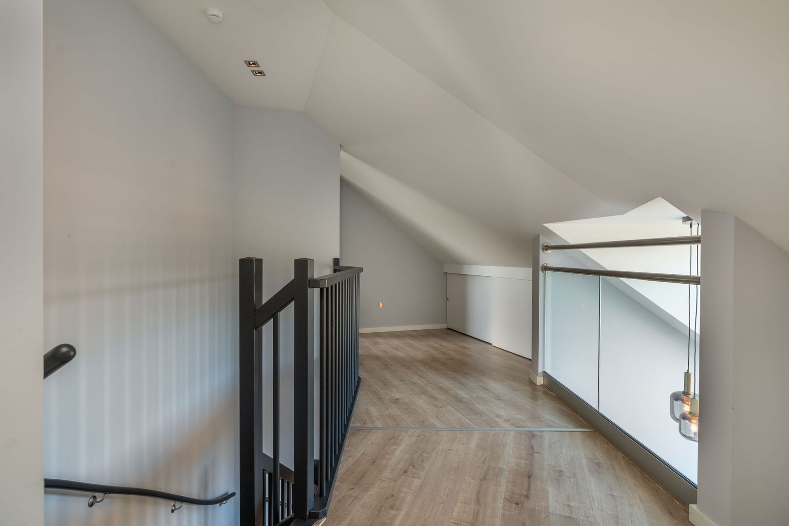 Malpad 1, Oss foto-27