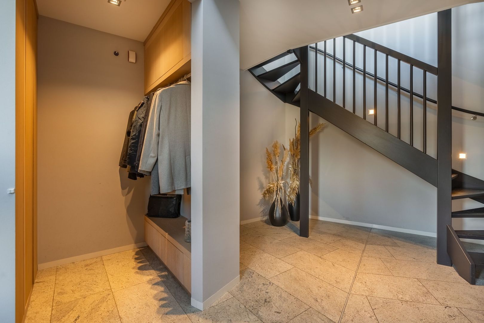 Malpad 1, Oss foto-12