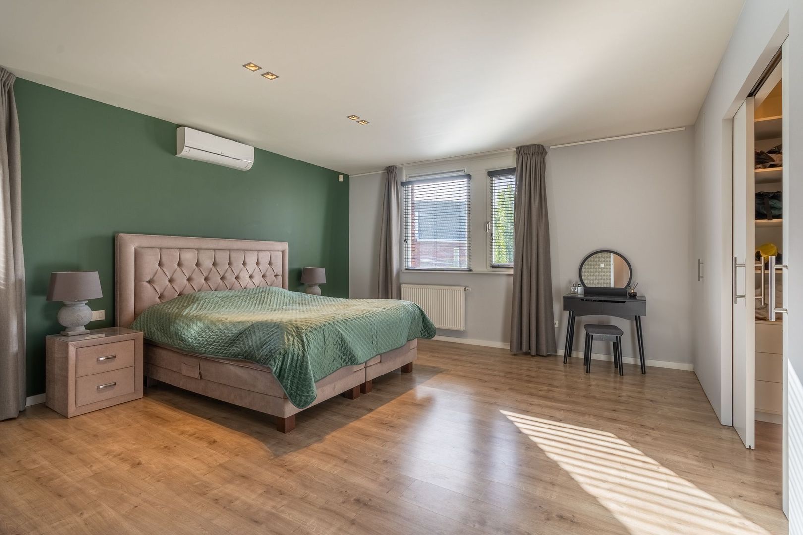 Malpad 1, Oss foto-17