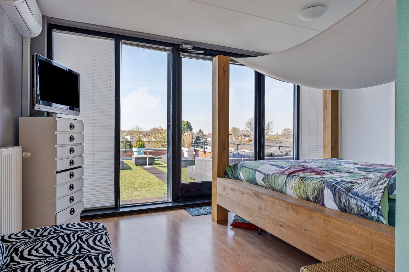 Bastion 7, Oss foto-39