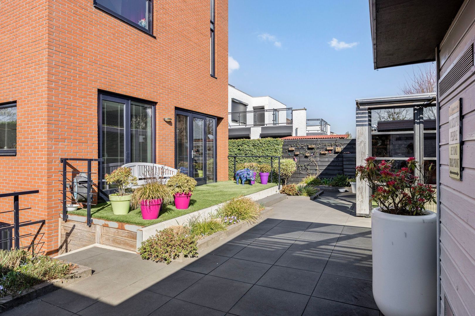 Bastion 7, Oss foto-47