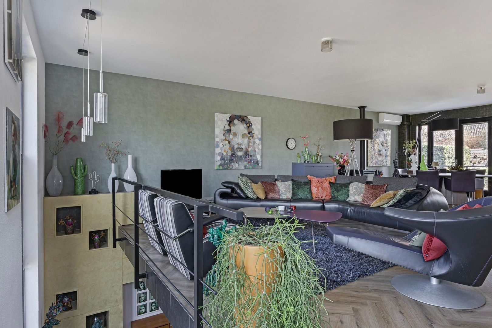 Bastion 7, Oss foto-2