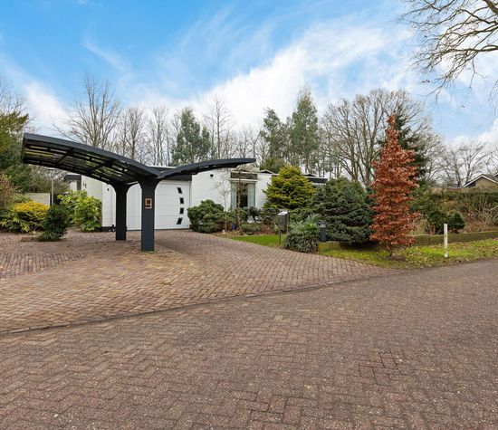 Witte Hoeflaan 9, Oss