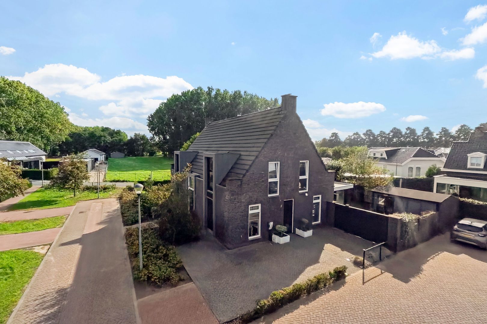 Wagenwielpad 9, Oss foto-44