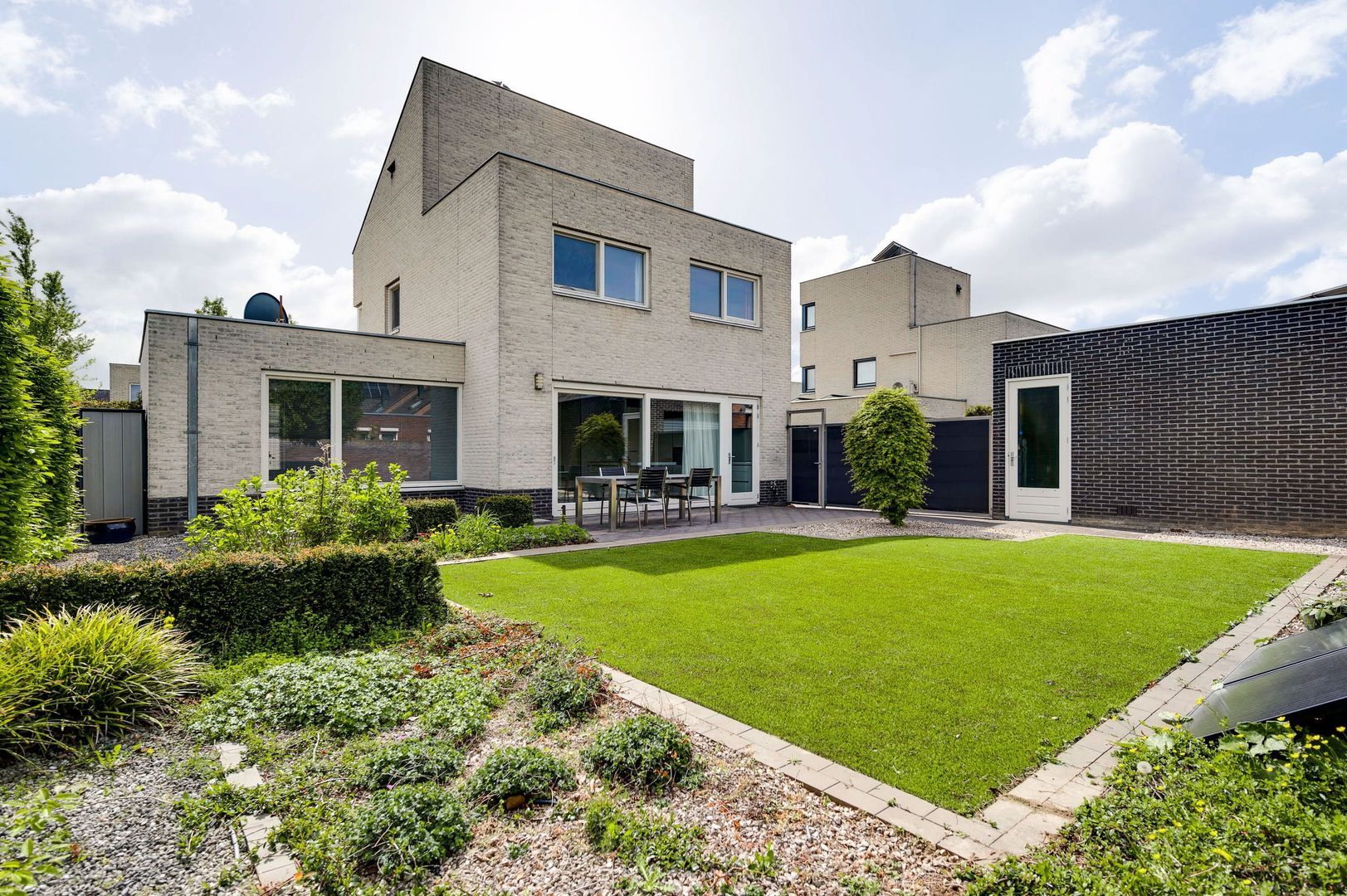 Sint Michaëllaan 10, Herten foto-1