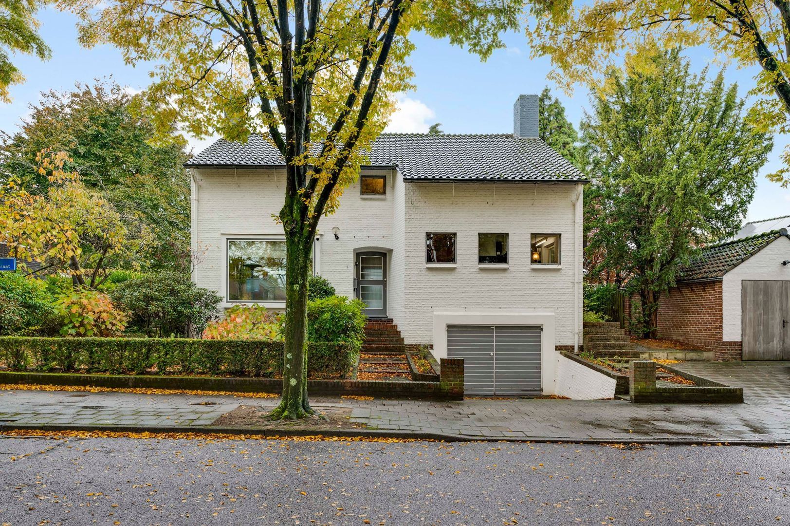 Pastoor van Oppenstraat 1, Roermond foto-0