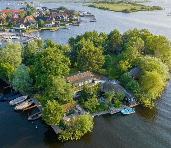 Vogelskamp 1, Warmond