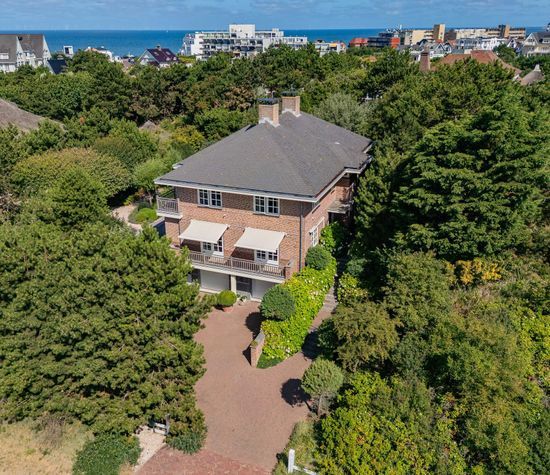 Dennenweg 8, Noordwijk