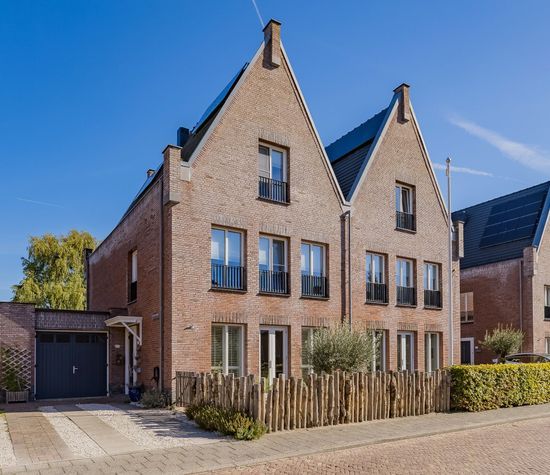 Hobahostraat 7, Lisse