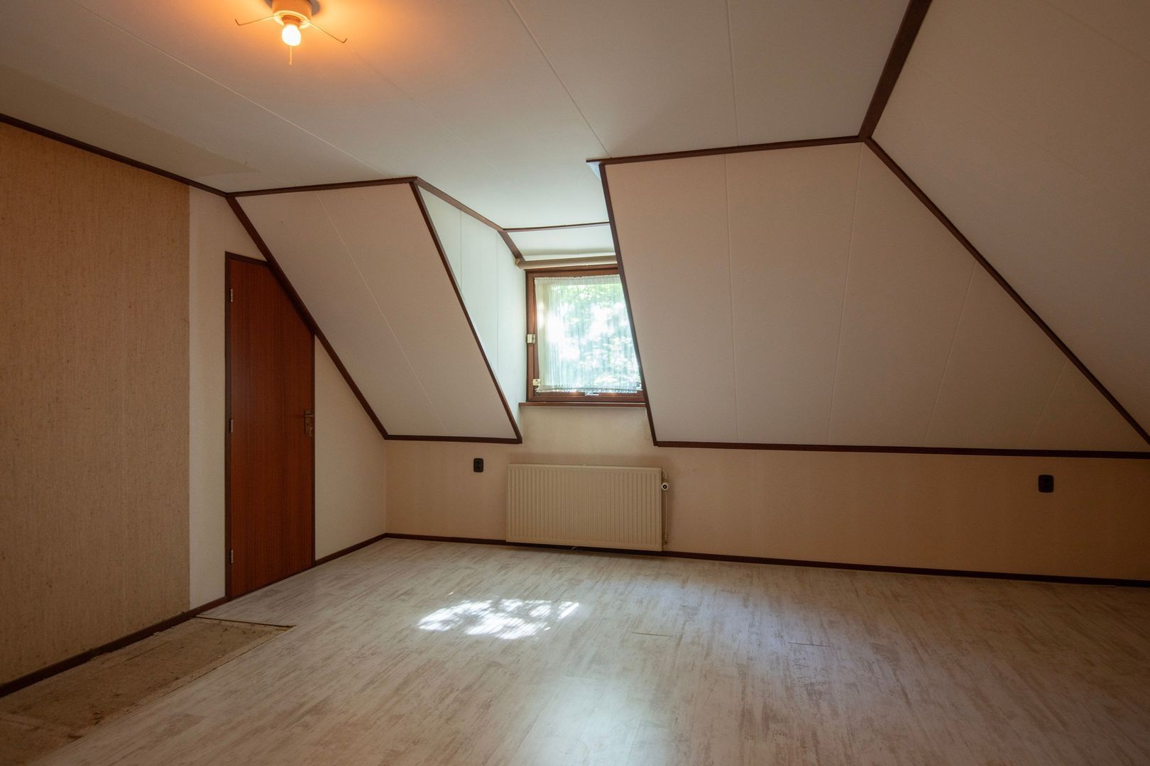 Dr L E van Hoornlaan 16, Garderen foto-18