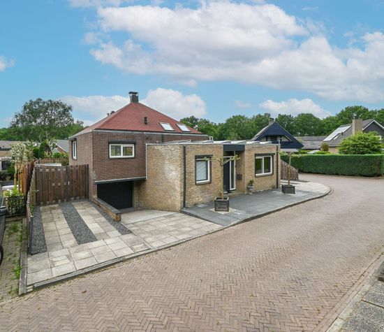 Meinwerkstraat 7, Putten