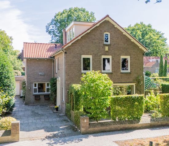 Drossaard van Wesepstraat 8, Tilburg