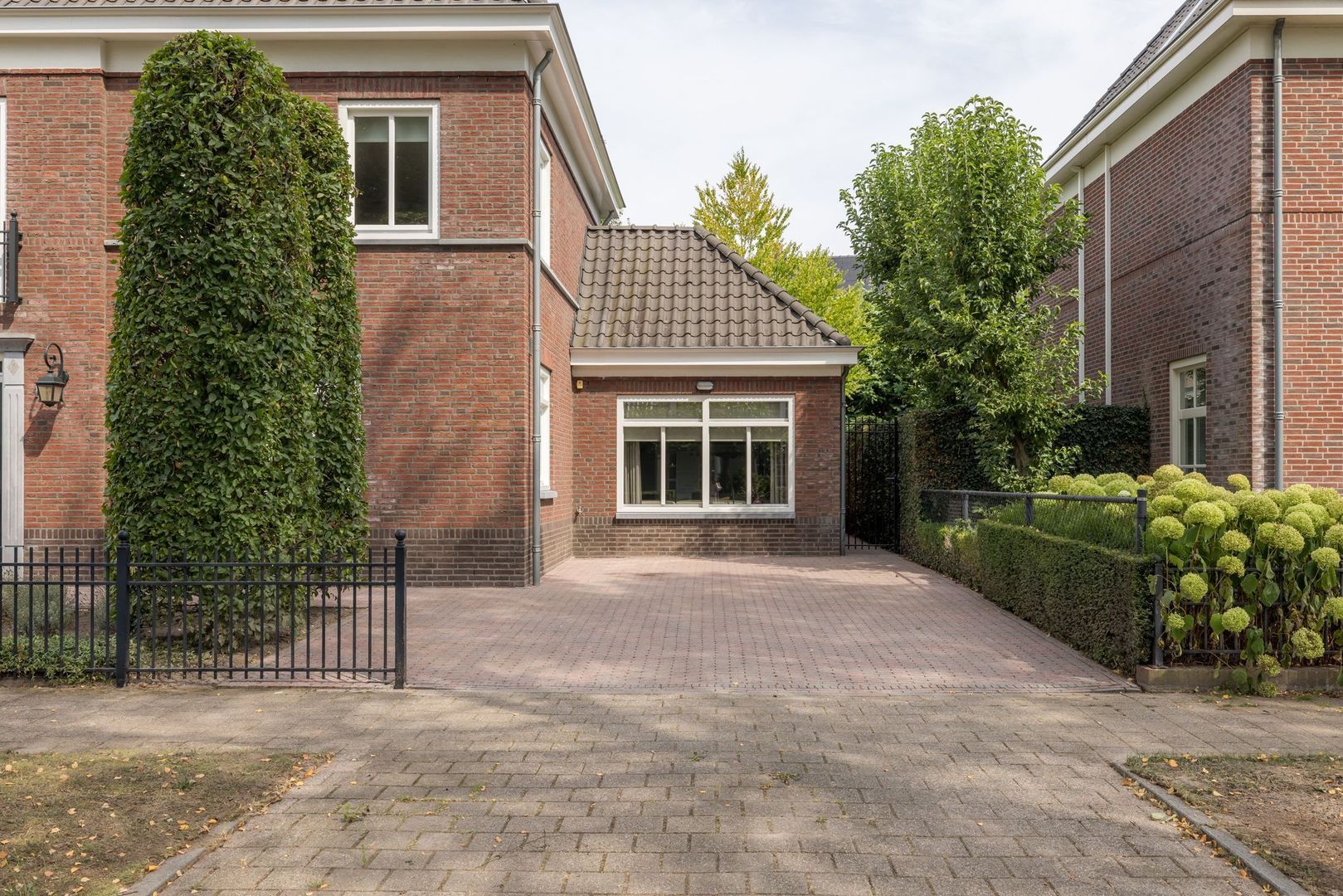 Brand 16, Helmond foto-51