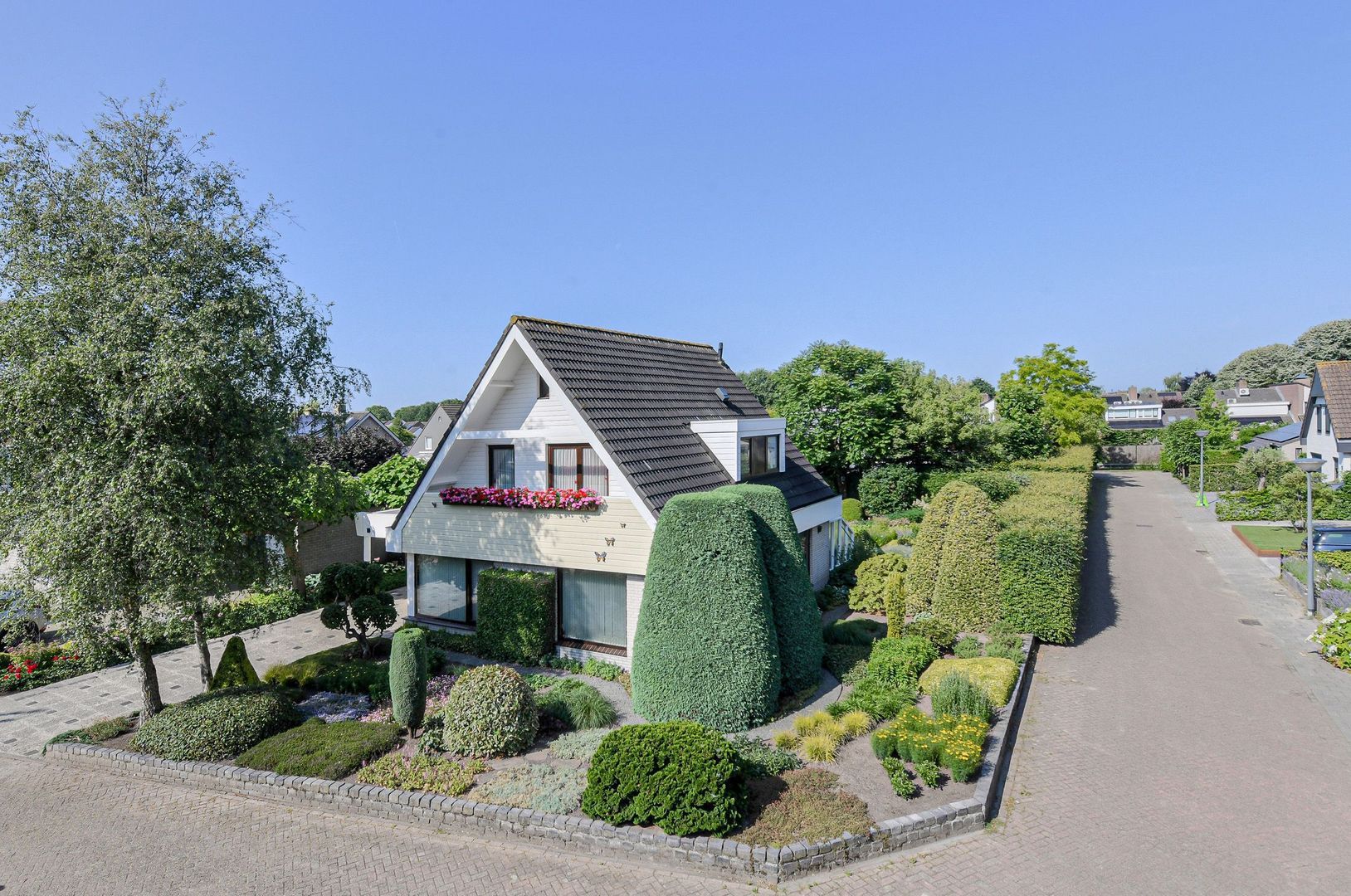 Abraham Bloemaerthoek 10, Oosterhout foto-1