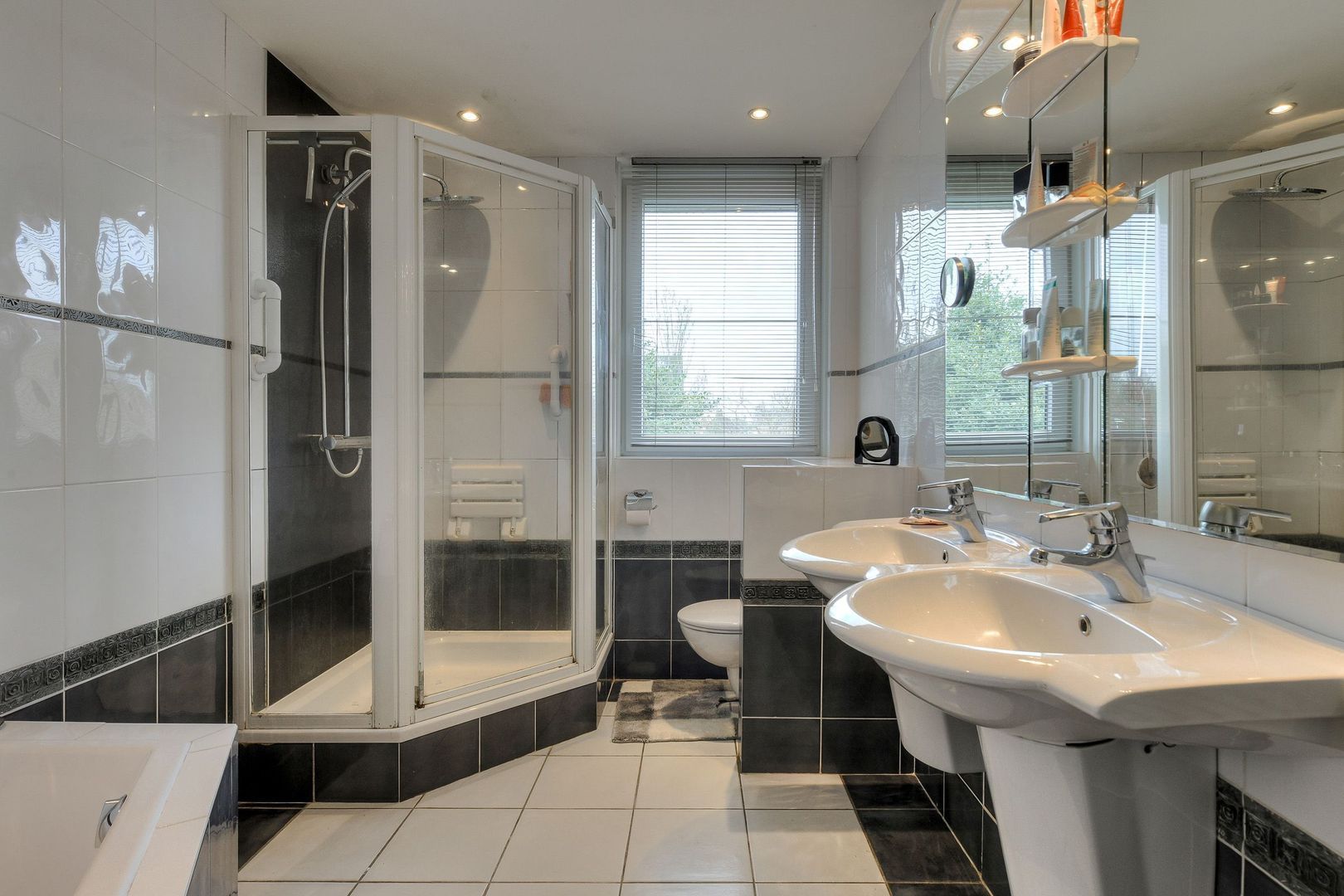 Mezenlaan 61, Oosterhout foto-20