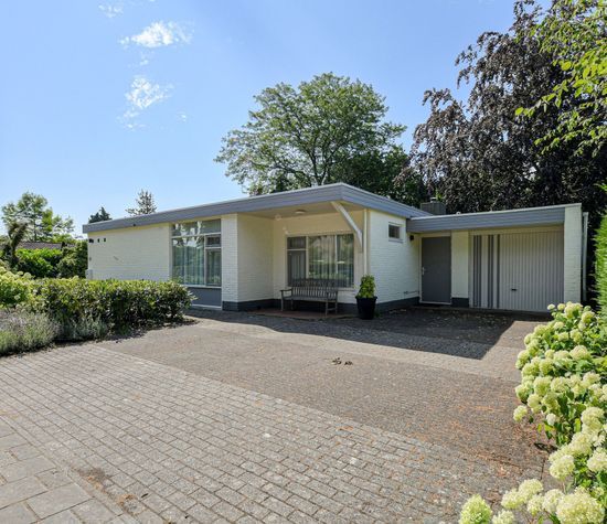 Steenbergen 18, Teteringen