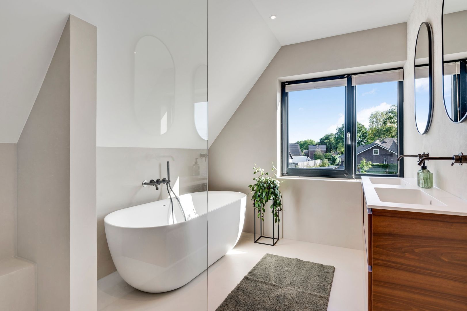 Lewieze 30, Stramproy foto-36