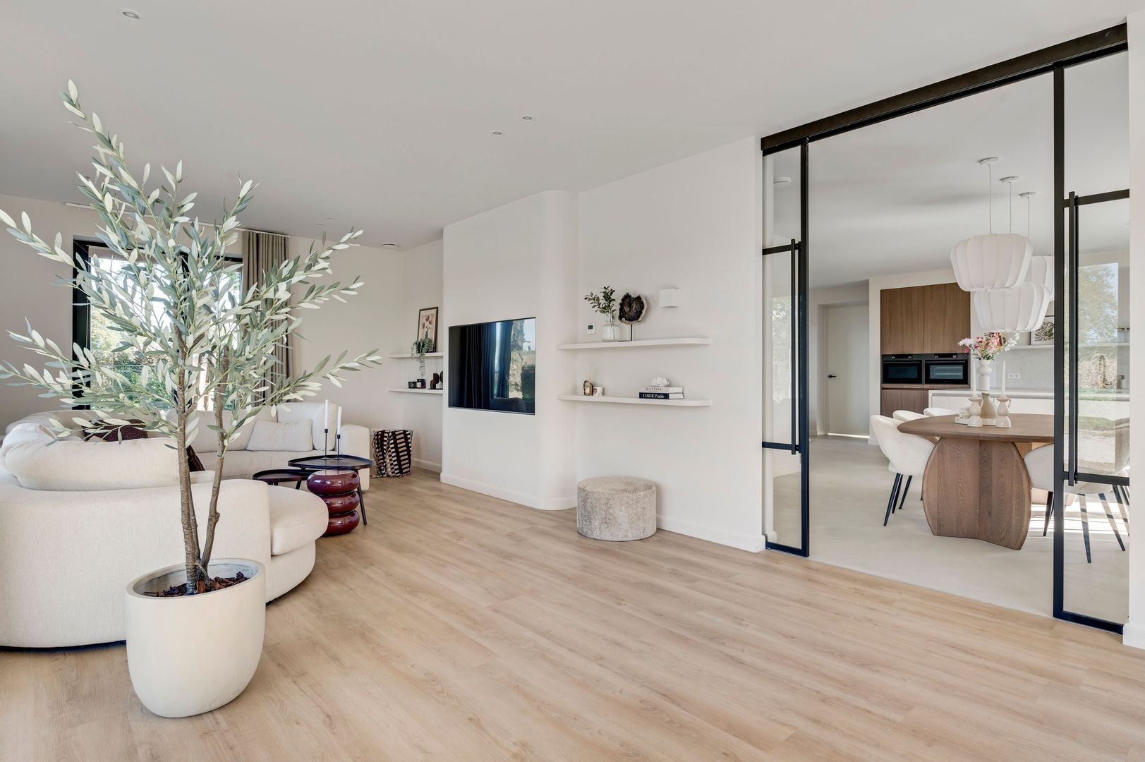 Lewieze 30, Stramproy foto-19