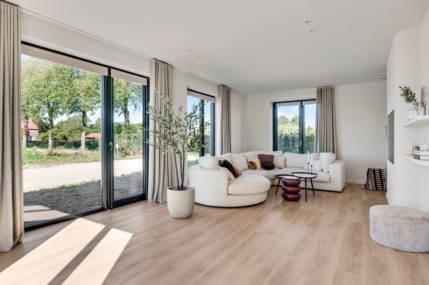 Lewieze 30, Stramproy foto-20