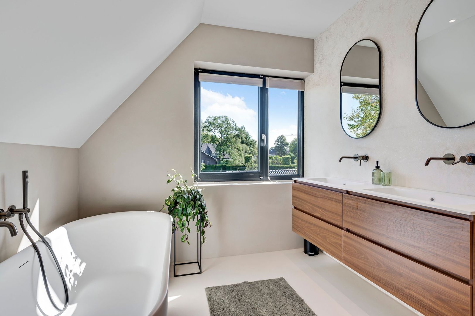 Lewieze 30, Stramproy foto-37