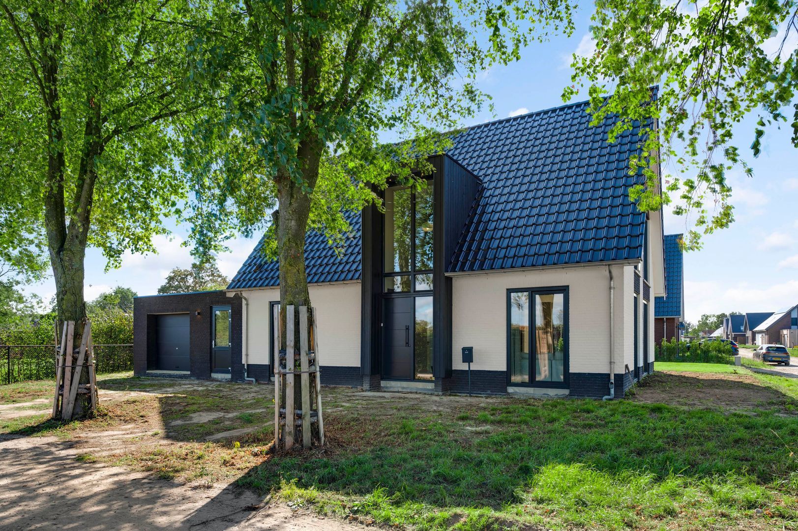 Lewieze 30, Stramproy foto-1