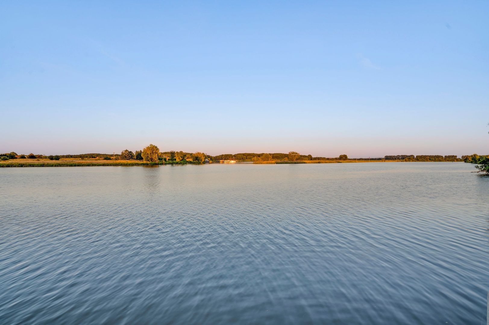 Hanssum 41 p, Neer foto-150
