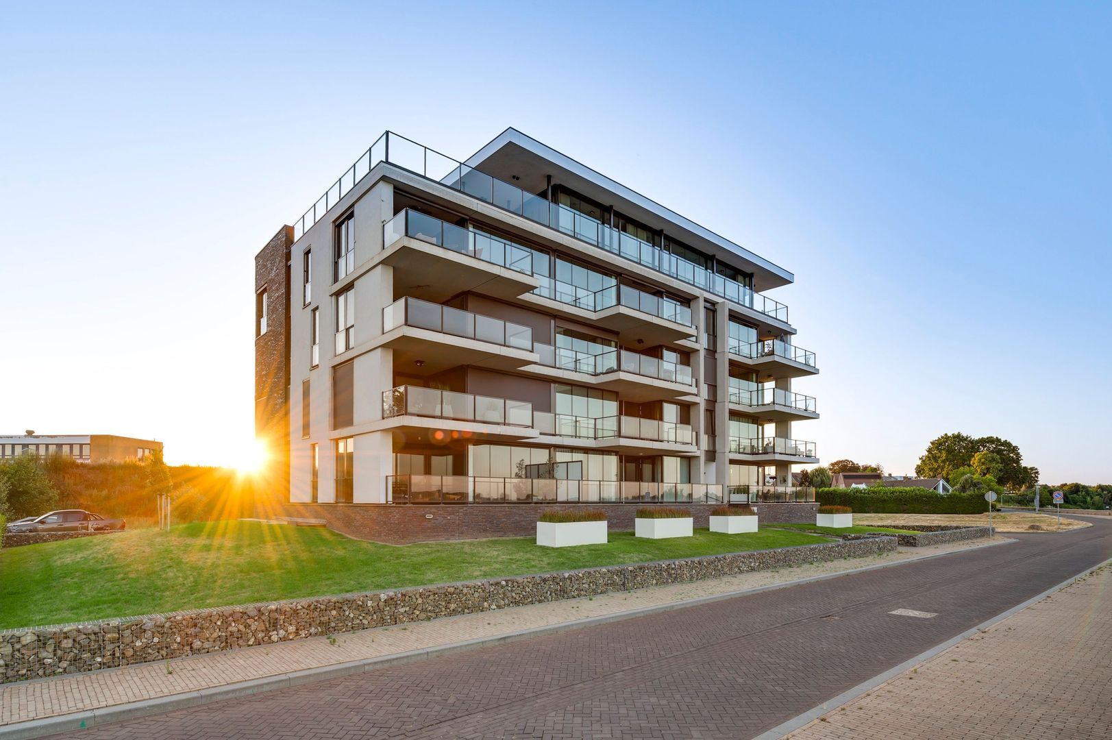 Hanssum 41 p, Neer foto-145