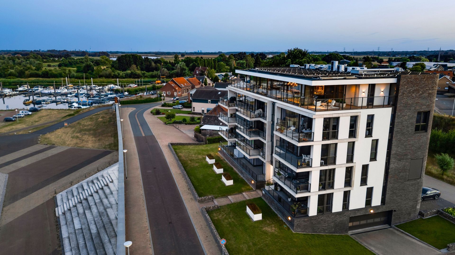 Hanssum 41 p, Neer foto-133