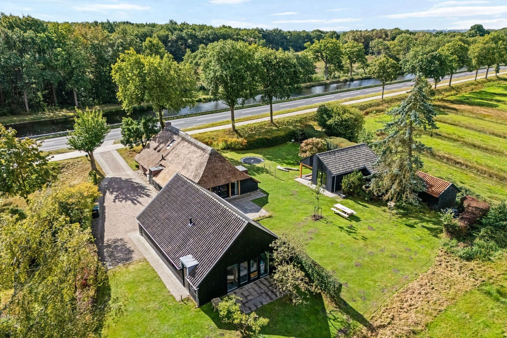 Rijksweg 1, Uffelte foto-6