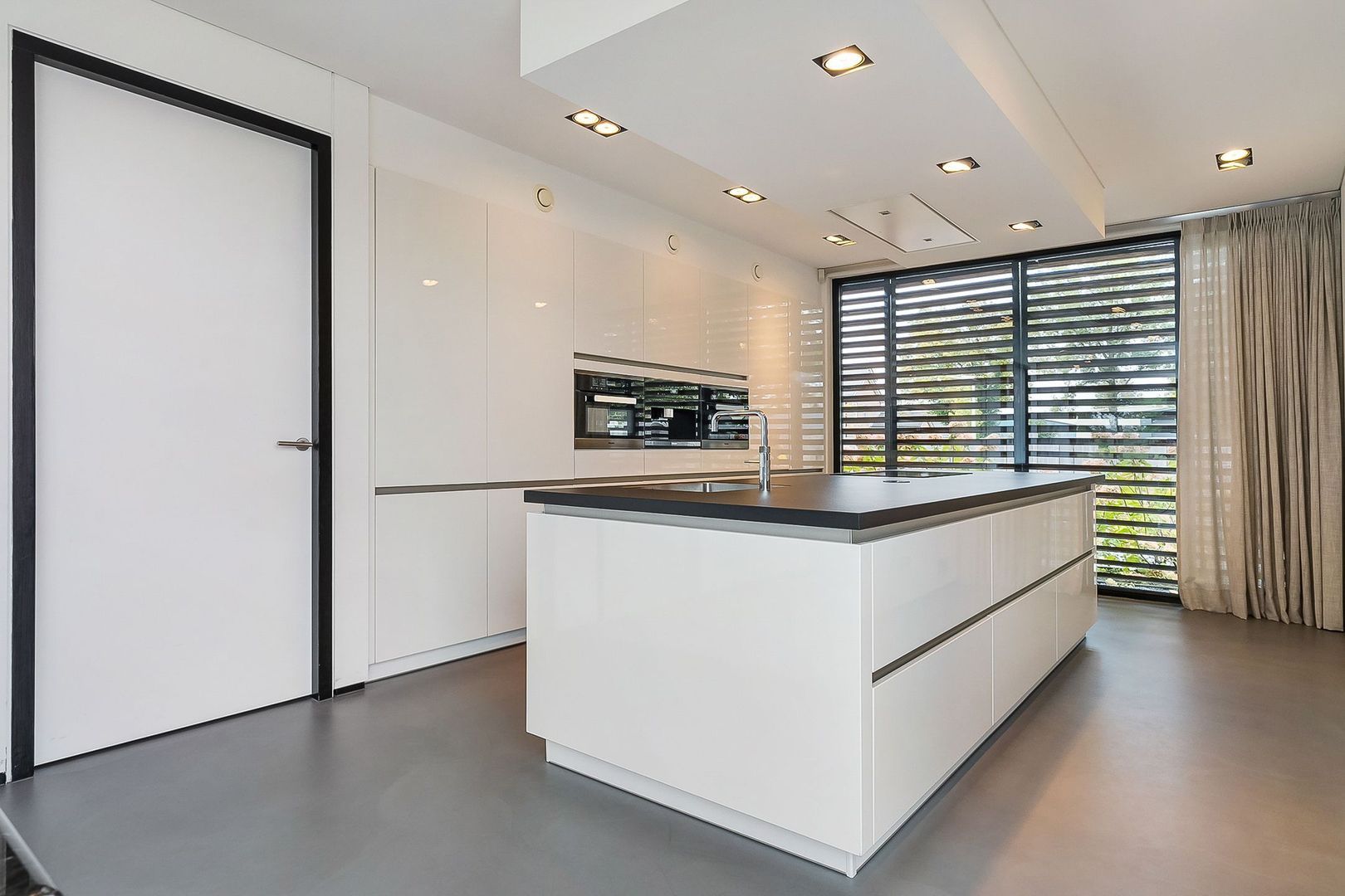 Rogat 1, Rogat foto-31