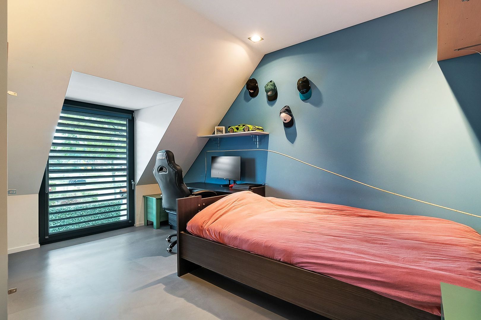 Rogat 1, Rogat foto-54