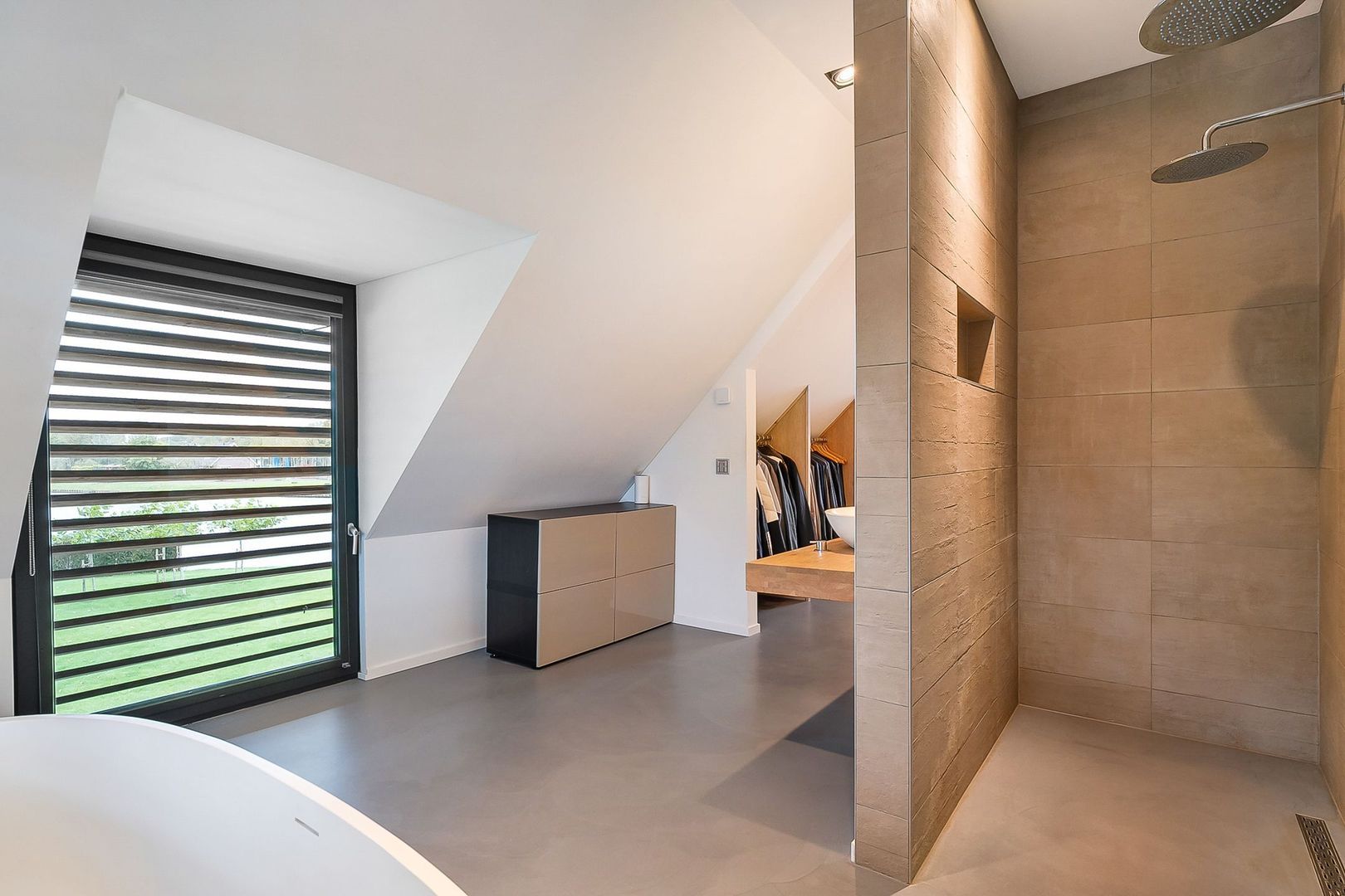 Rogat 1, Rogat foto-60