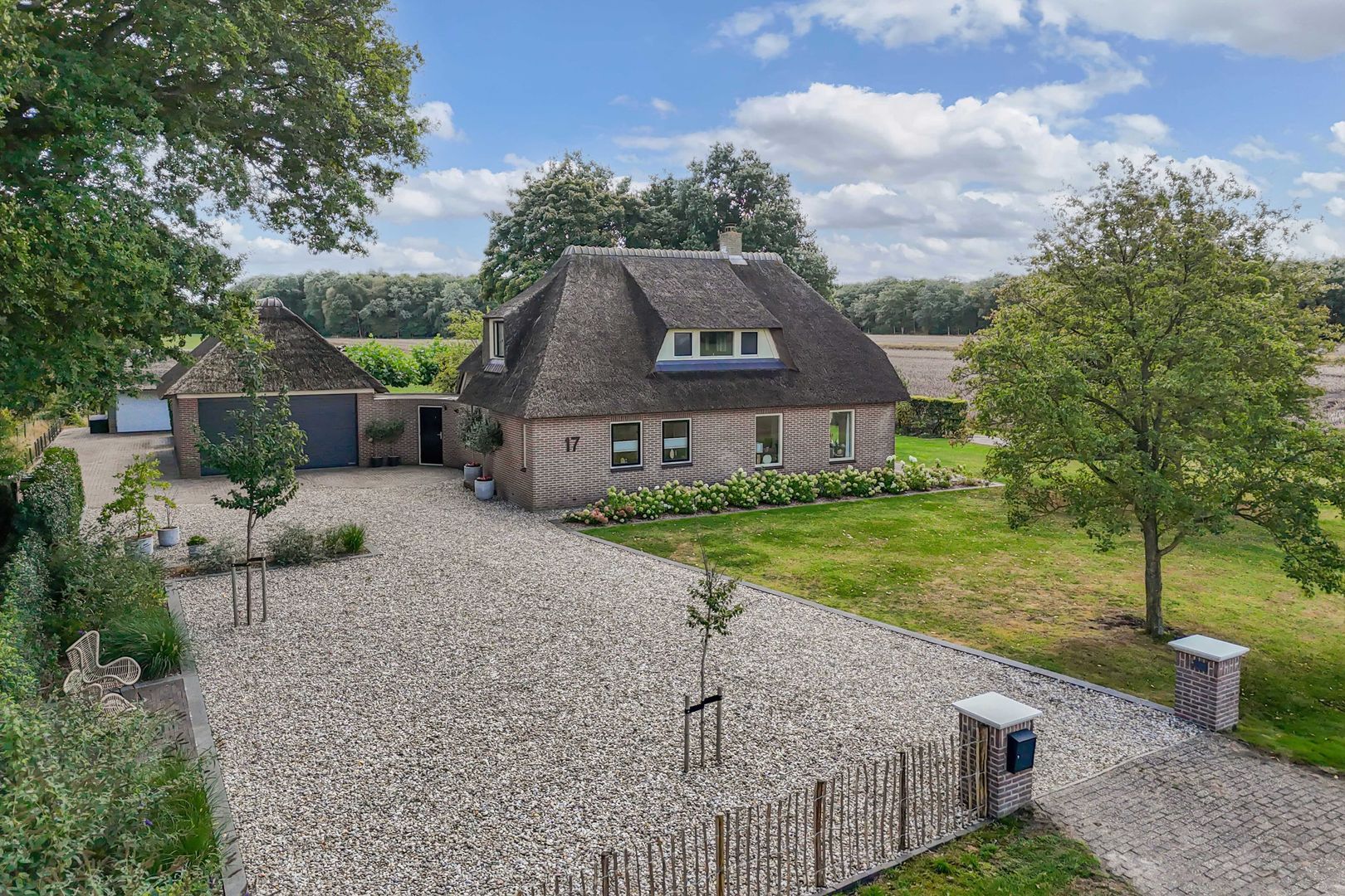 Overburen 17, Peperga foto-0