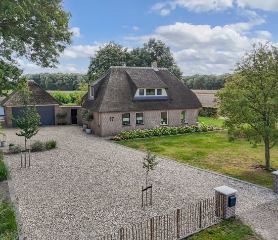 Overburen 17, Peperga