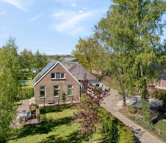 Nijeveense Bovenboer 37, Nijeveen